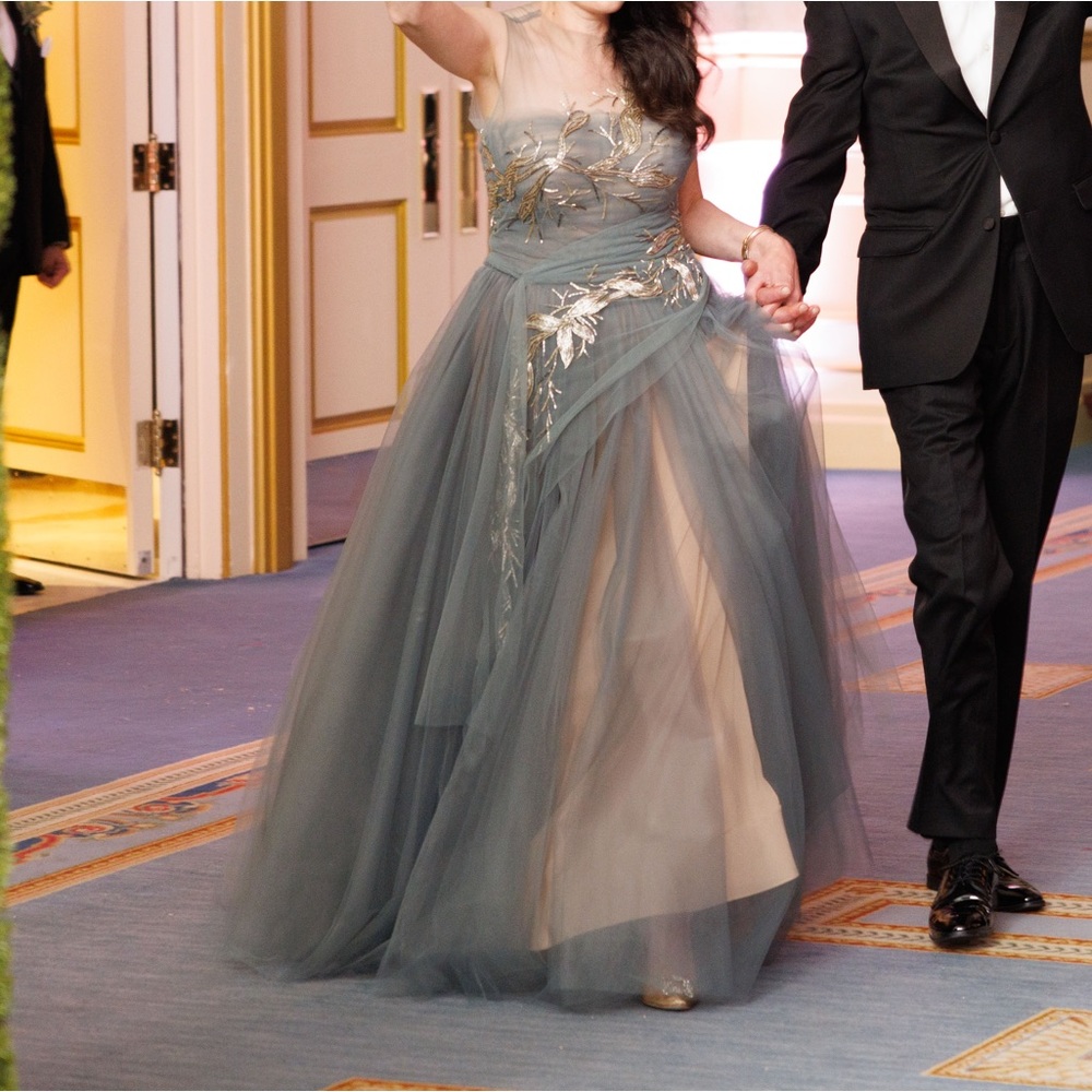 Reem Acra evening gown - Picture 9 of 13